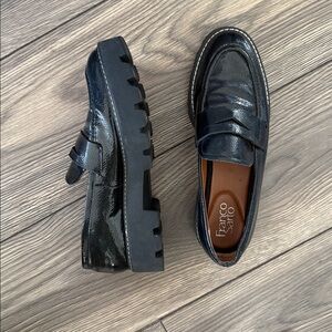Franco Sarto Black Crinkle Patent
Leather penny Loafers size 8